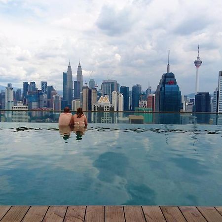 Klcc Regalia Suites Infinity Pool Kuala Lumpur Zewnętrze zdjęcie