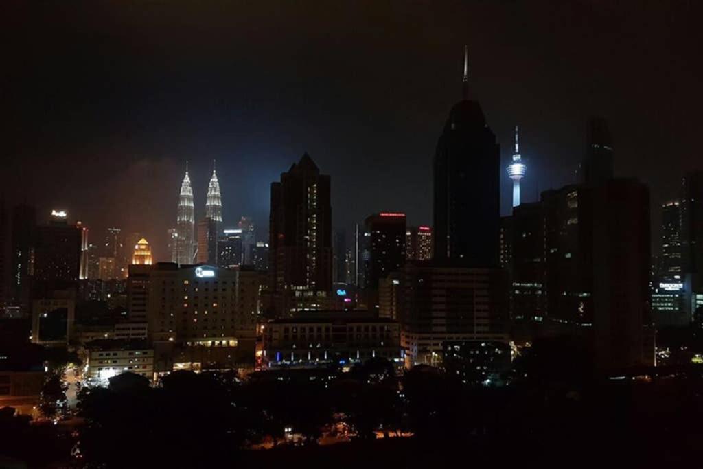 Klcc Regalia Suites Infinity Pool Kuala Lumpur Zewnętrze zdjęcie