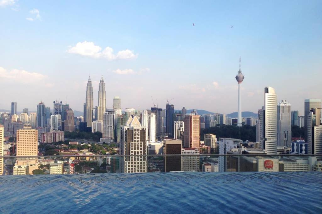 Klcc Regalia Suites Infinity Pool Kuala Lumpur Zewnętrze zdjęcie