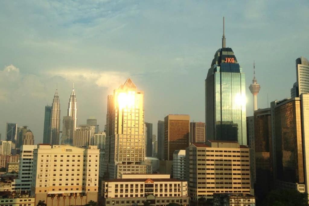 Klcc Regalia Suites Infinity Pool Kuala Lumpur Zewnętrze zdjęcie