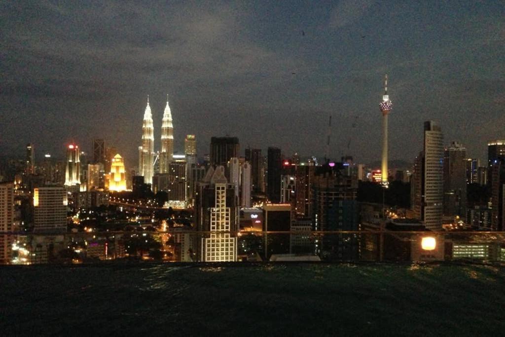 Klcc Regalia Suites Infinity Pool Kuala Lumpur Zewnętrze zdjęcie