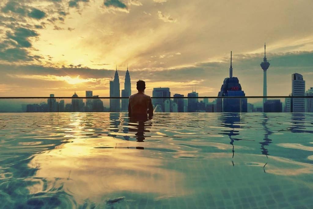 Klcc Regalia Suites Infinity Pool Kuala Lumpur Zewnętrze zdjęcie